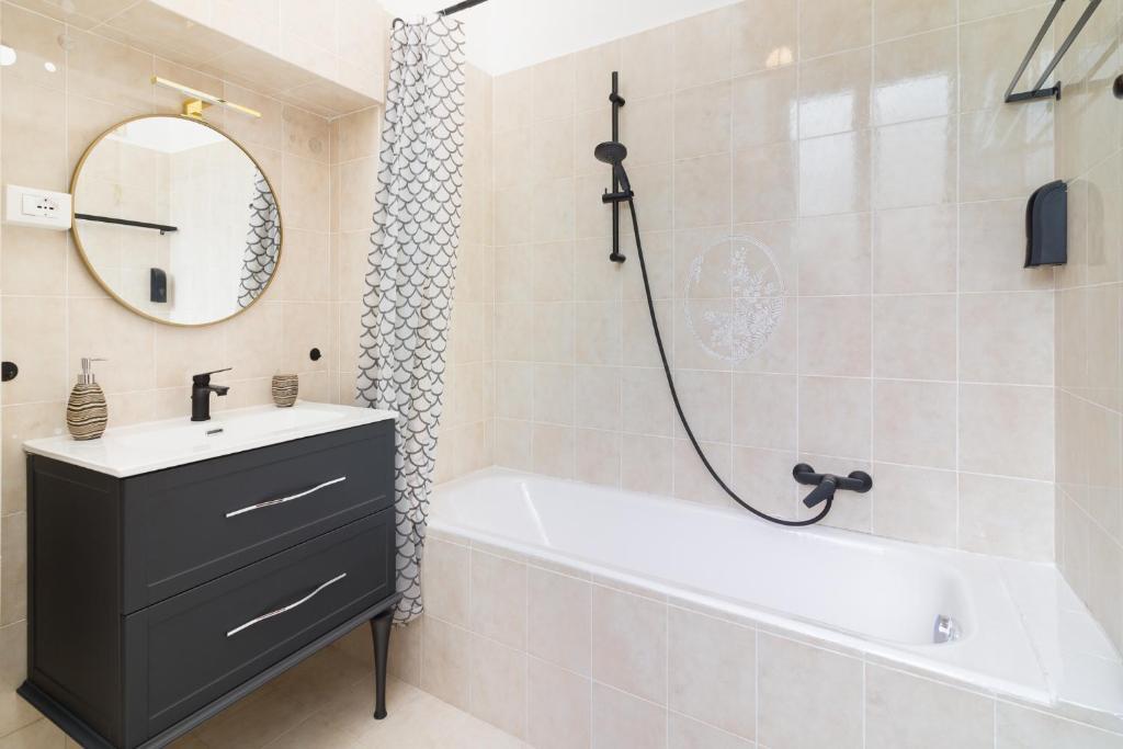Bathroom — Big City Life